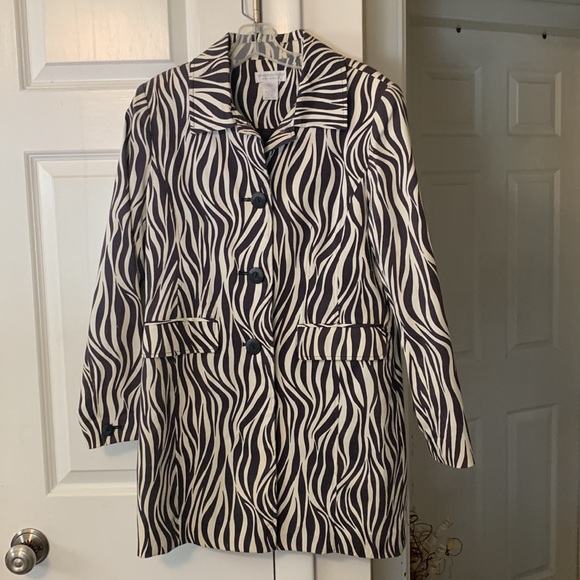 Awesome rain or shine car coat knee length great for spring straight line - Picture 4 of 4